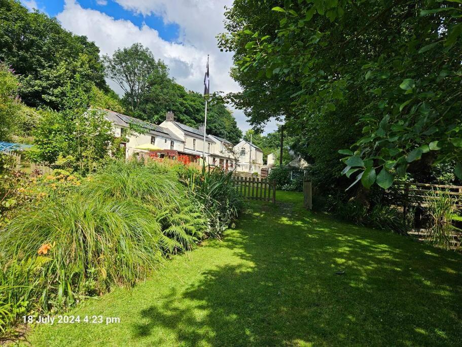 Bannsvale Farmhouse, Mount Hawke, Cornwall, Holiday home